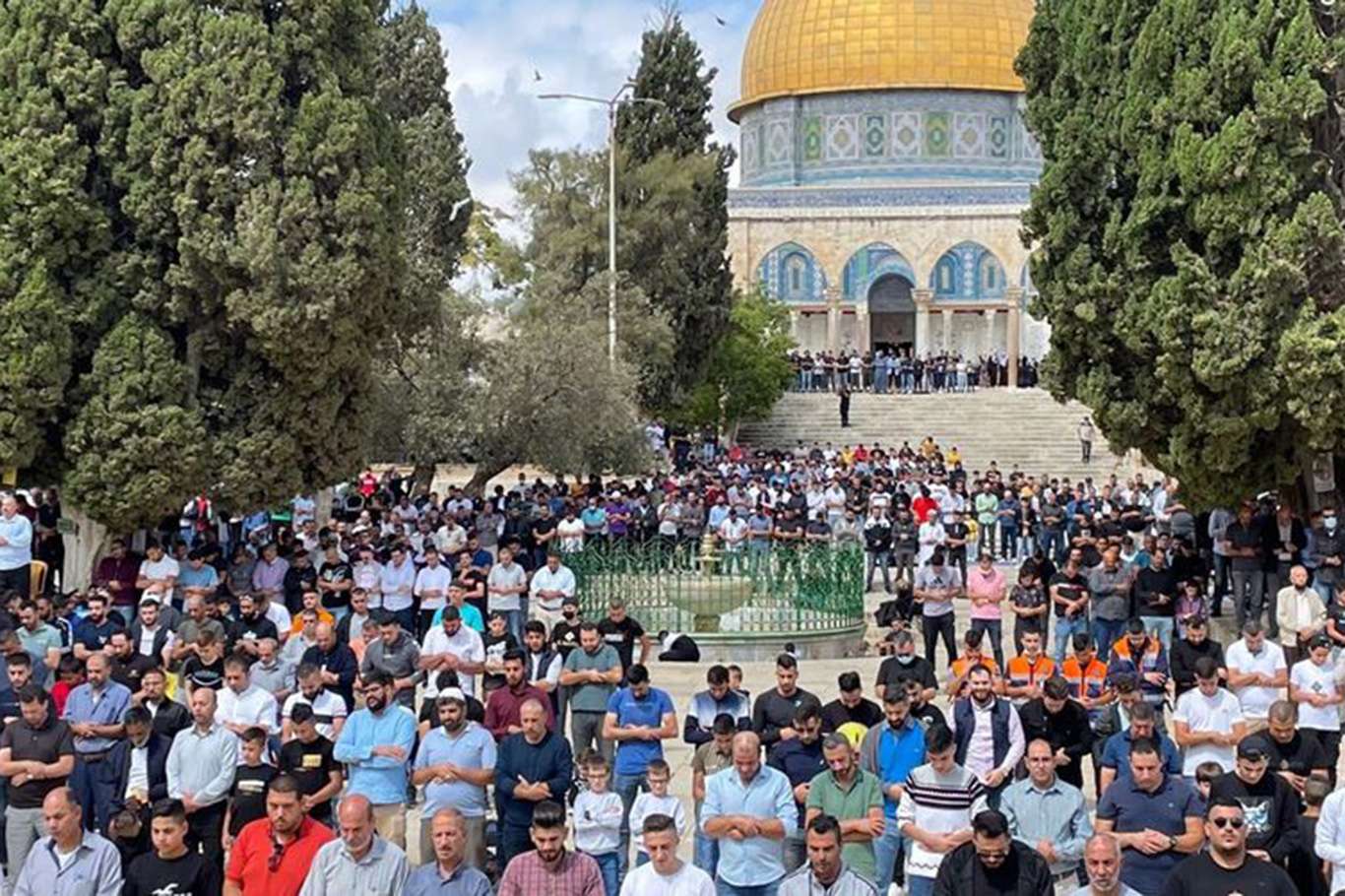 Palestine: About 45,000 Muslim worshipers perform Friday prayer at Aqsa Mosque Palestine: About 45,000 Muslim worshipers perform Friday prayer at Aqsa Mosque